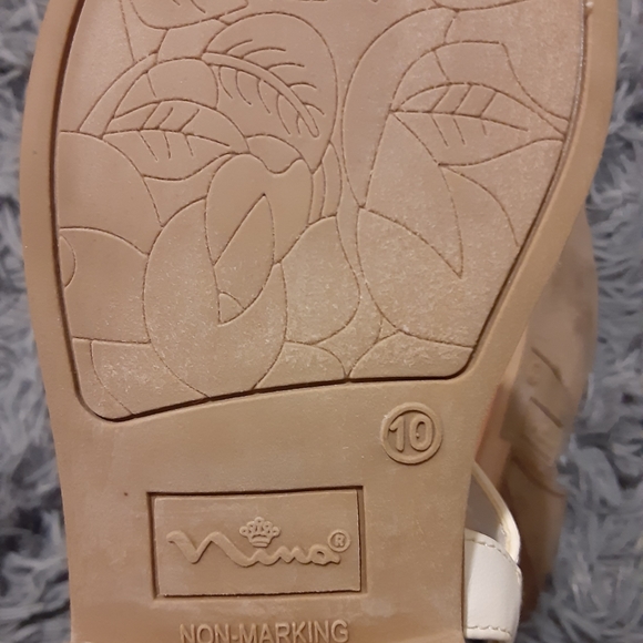 Girls' White Floral Slingback Sandals - Picture 4 of 4